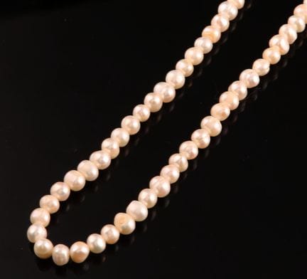 Necklace with 73 cultured pearls and a gold-plated