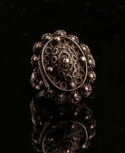 Bague en argent et laiton argenté à motifs filigra