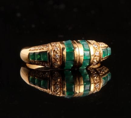 Gold-plated bangle ring adorned with white stones 