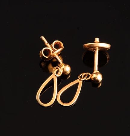 Paire de puces d'oreilles en or jaune 18 carats (7