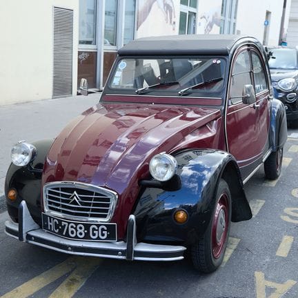 Citroën
Voiture 2CV6 Charleston  Immatriculé HC-76