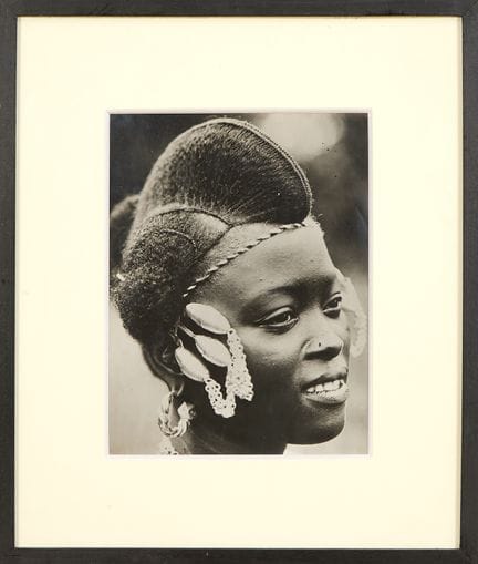 Divers artistes dont Félix Oyoua (XX-XXIe)
Ensembl
