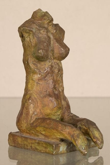 迪特里希·克林格（1954年出生）
《女性半身像》（2670）2015年 带金色古铜色处理的青铜试铸