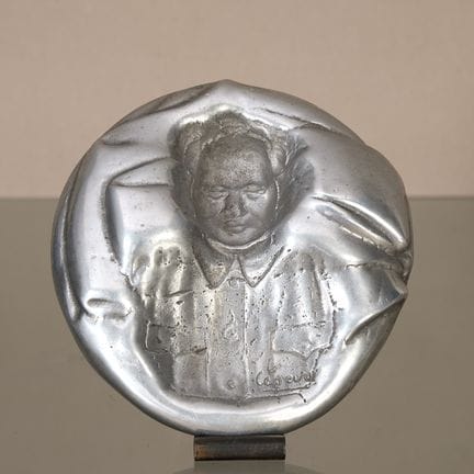 塞萨尔（1921-1998）
1968年“毛泽东”烟灰缸 铝铸烟灰缸，表面浮雕毛泽东肖像，正面有签名