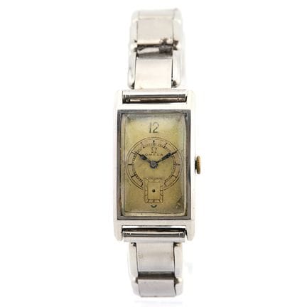 Omega
Montre type Tank circa 1940 Boîtier rectangu
