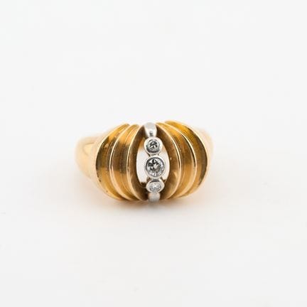 Anello in oro giallo 18 carati (750‰), con godroni