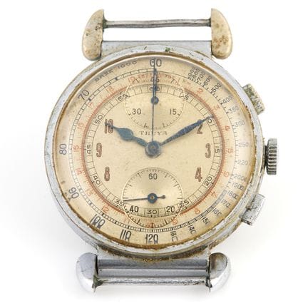 Thuya
Montre chronographe circa 1940 Boîtier rond 