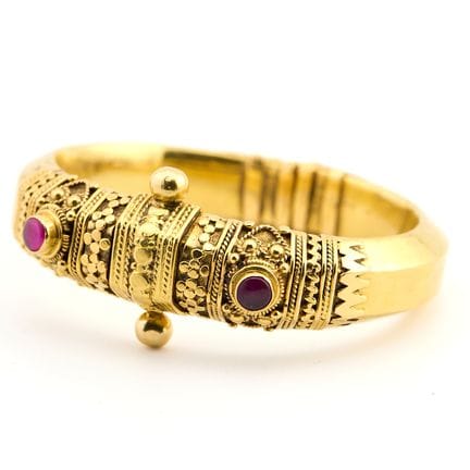 Opera indiana
Bracciale rigido apribile in oro gia