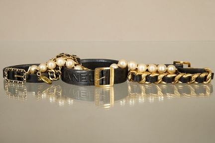 Chanel
Set composto da 1 collana e 4 cinture  >