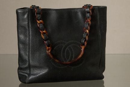 Chanel
Borsa  In pelle martellata nera, doppio man