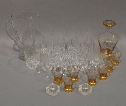 Deux manettes de verrerie et cristallerie, verres 