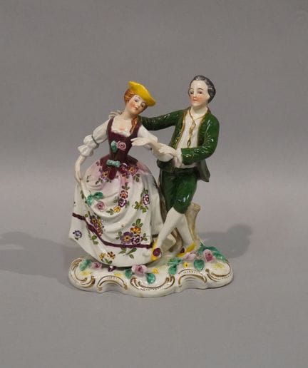 Farbige Porzellanfigurengruppe: „Tanzendes Paar“ (
