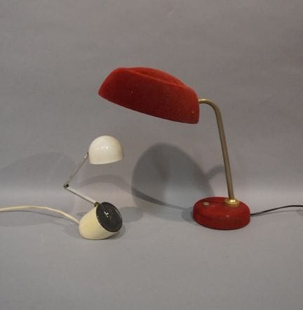 Zwei schwenkbare Lampen, eine aus mit rotem Samt ü