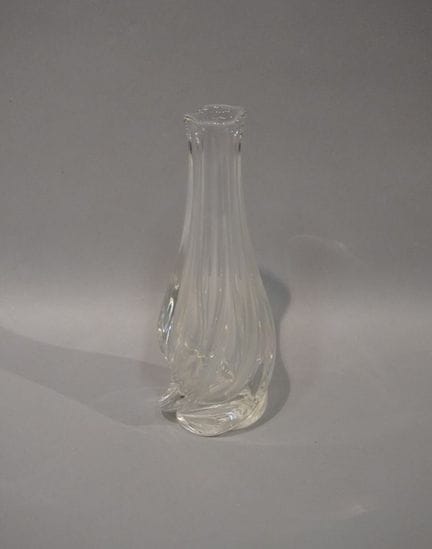 Saint-Louis: Gedrehte Kristallvase für eine Blume.