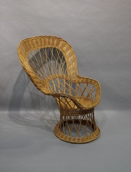 Rattan-Sessel vom Typ „Emmanuelle“ (Gebrauchsspure