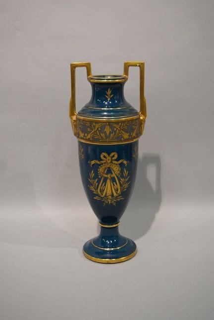 Spindelförmige Vase mit Henkeln, aus Keramik, verz