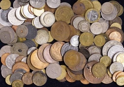 Lot von zerlegten Teilen.