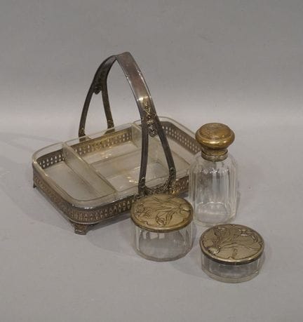 Set bestehend aus zwei Schatullen mit Deckel, eine