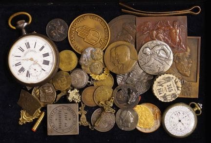 Metallwaren, Taschenuhren, Medaillen, Anhänger und