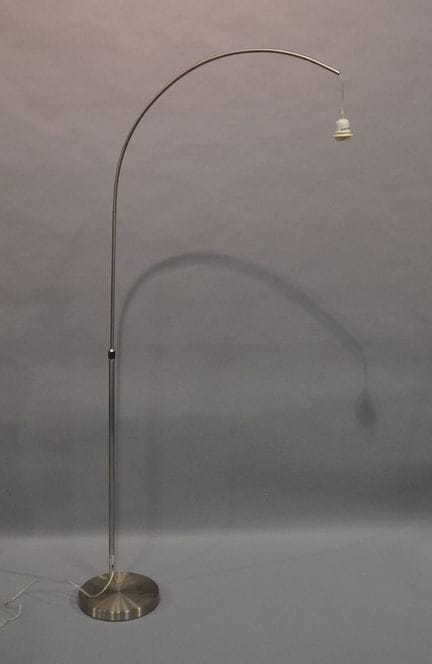 Bogenförmige Stehlampe aus versilbertem Metall und