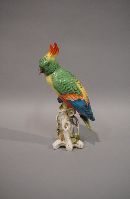 Farbige italienische Porzellanfigur: „Wellensittic