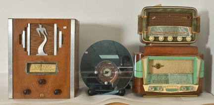 4 Postes TSF:
un radio Sonolor Sensation 1953, 2 s