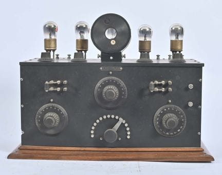 Radiomuse
Radio a batteria con cinque valvole este