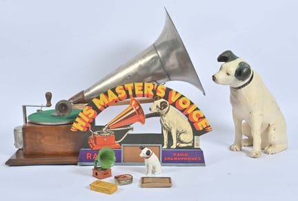 Fonografo della marca Gramophone, modello n. 3, 
q