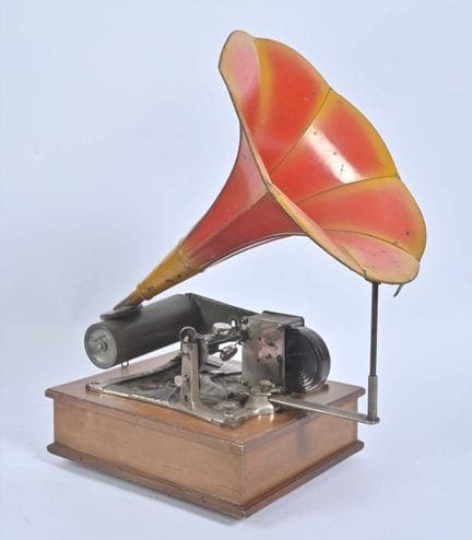 "The Skylark", giradischi di tipo Lyre tedesco,
pi