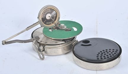 Mikiphone，便携式留声机，
圆形，直径11.5厘米，采用Vadasz系统，瑞士制造，配件齐全