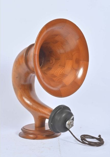 Nora
Diffusore da tavolo, 1923-1925, in legno inta