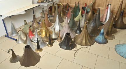 Plus de 60 pavillons pour phono tous modèles, flor
