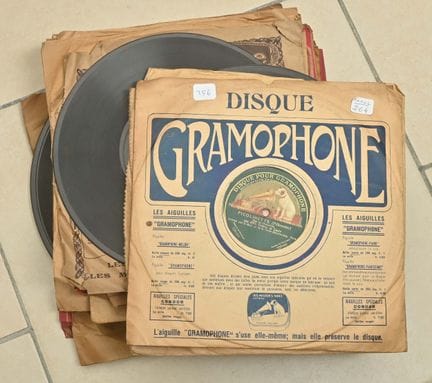 Lot d'environ 40 disques 78 tours Gramophone- La v