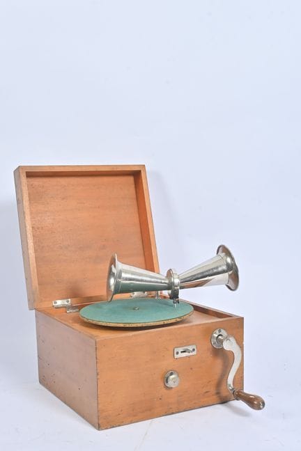 Phono-jouet caisse en bois, double pavillon métall