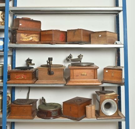 Ensemble de 12 phonos 
pour cylindre ou disque. In