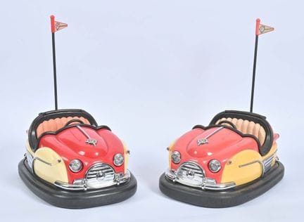 Bumper Radio,
due radio con decorazioni a forma di