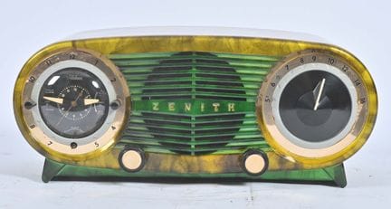 Zenith, Stati Uniti,
Orologio da comodino in bache