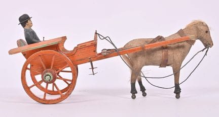 Attelage avec cheval
en carton sur roulettes, avec