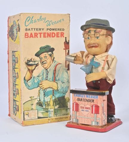 Japon, TN, Charles Weaver bartender, 
battery toy 