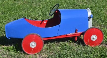 Eureka, voiture de courses à pédales type Bugatti,