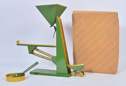 C.I.J, sablière manuelle
en tôle jaune et verte, a