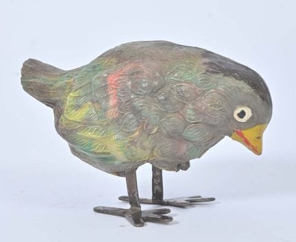 Gégé, oiseau picorant
en plastique polychrome, ave