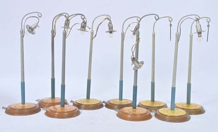 Märklin, serie I
Sette lampioni in lamiera vernici