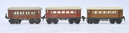 Märklin, scartamento O,
Tre carrozze Mitropa: una 