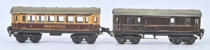 Märklin, scartamento O,
Due carrozze con porte apr