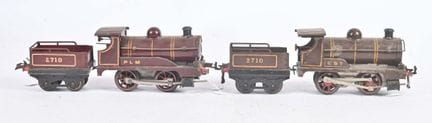 Hornby, zwei Lokomotiven der Baureihe 020
in Braun