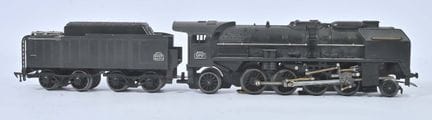 Jep, Lokomotive vom Typ 141P, 
mit AP5-Motor, schw
