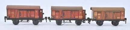 Märklin, scartamento O,
Tre vagoni merci, ad assi,