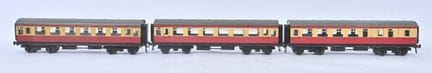 Bassett Lowke
Drei Wagen aus rotem und cremefarben