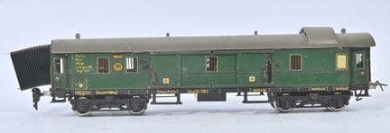 Märklin, scartamento O,
Vagone verde con tetto gri